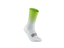 Cargar imagen en el visor de la galería, Advanced Cycling Socks - Synergy Neon Green